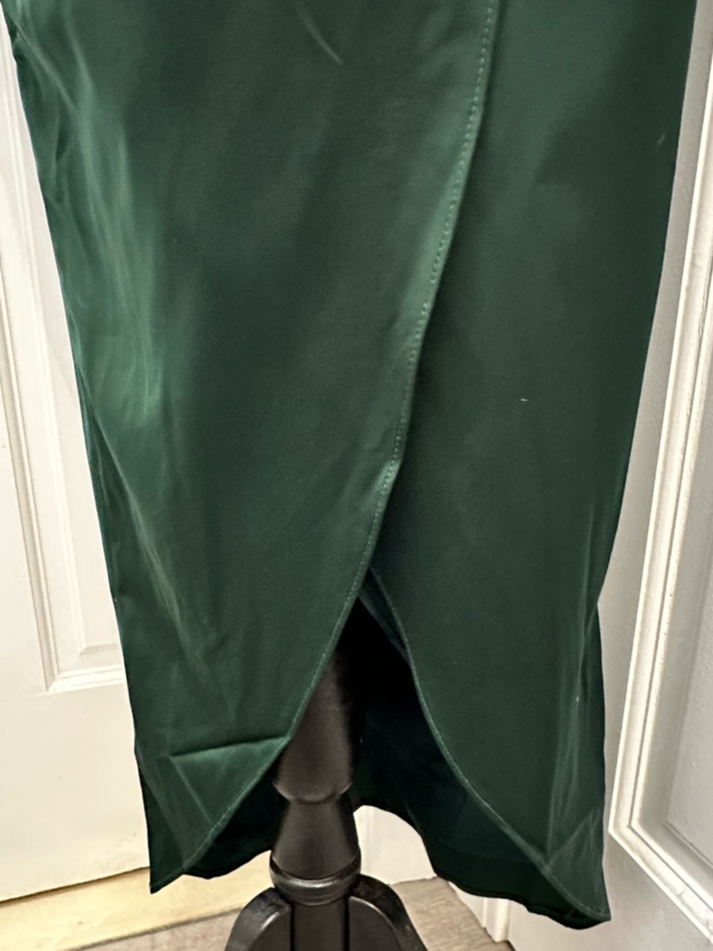 💚 Emerald Green Satin Wrap Dress | 2 Ways to Wear 💚 - Picture 8 of 9